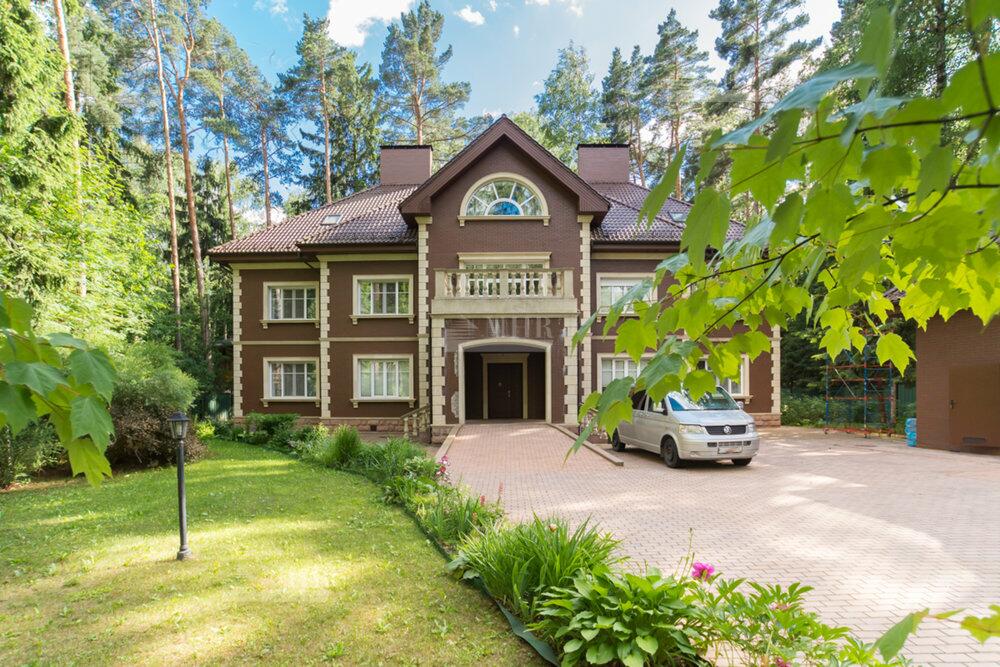 2-этажный коттедж 850 м² с отделкой