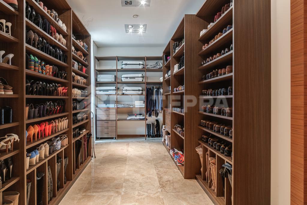 2-этажный коттедж 1 360 м² с отделкой