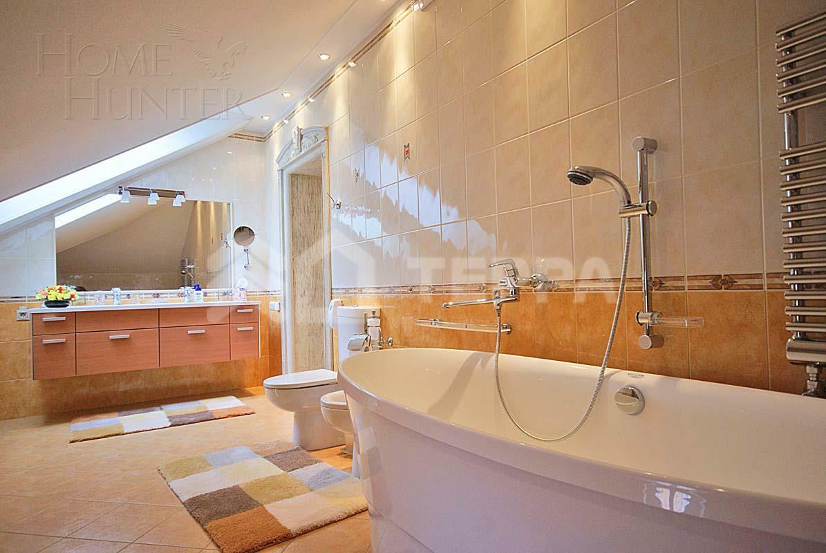 КОТТЕДЖ 1 100 м² с отделкой