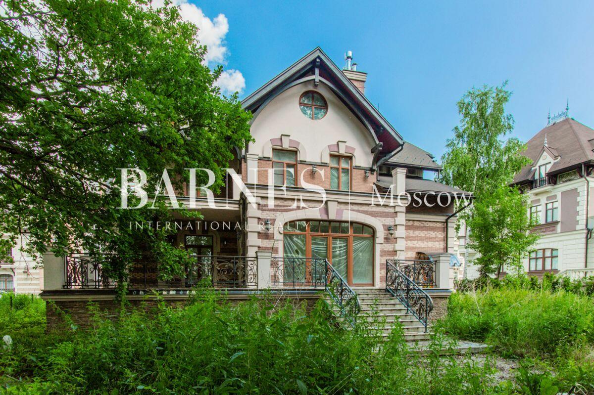 3-этажный коттедж 404 м² без отделки