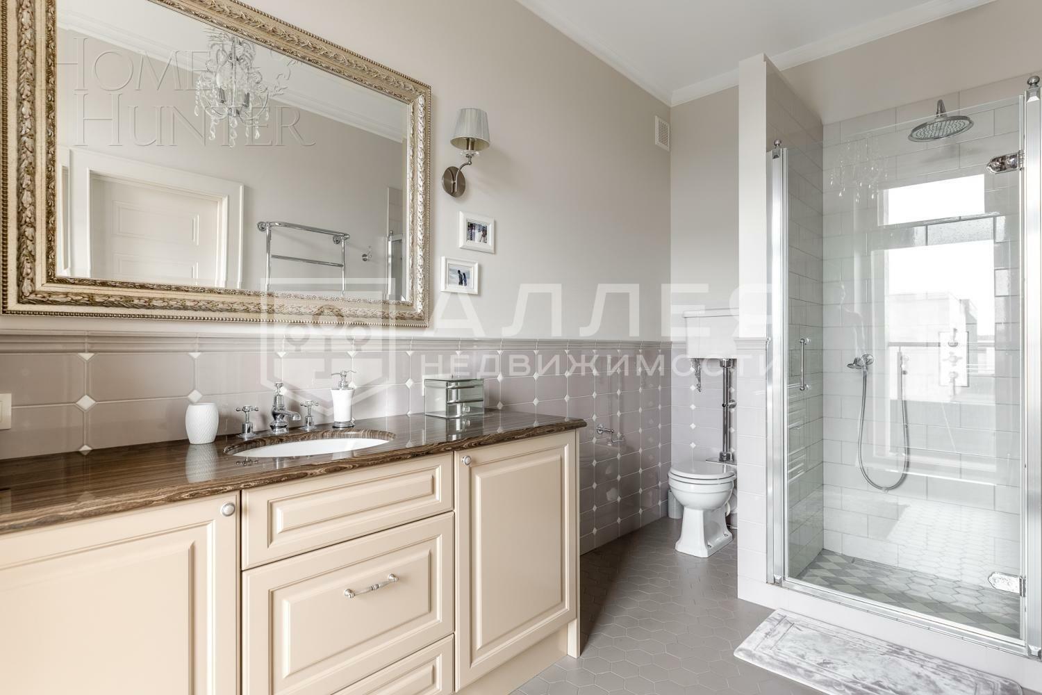 3-этажный таунхаус 300 м² с отделкой