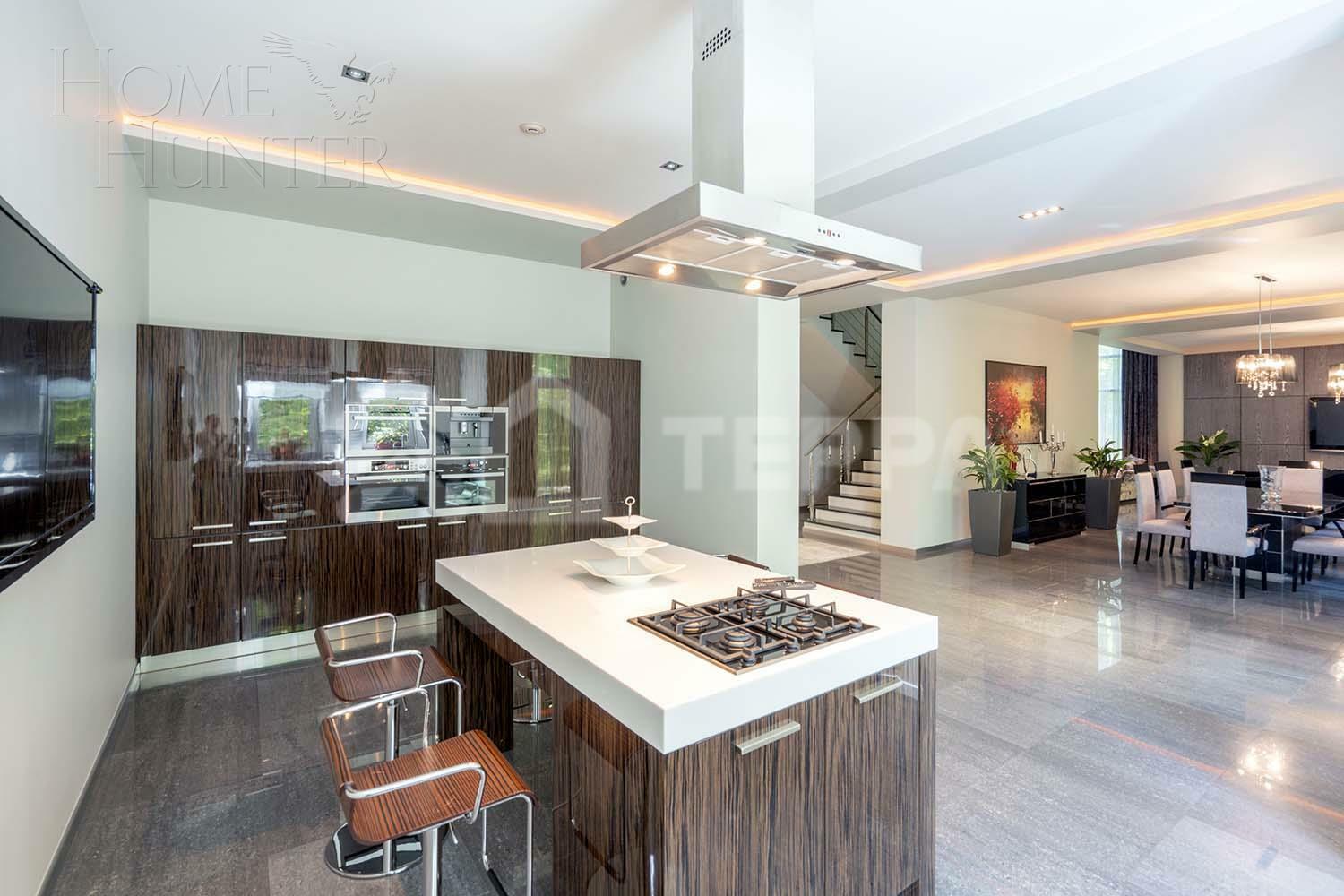 2-этажный коттедж 1 518 м² с отделкой