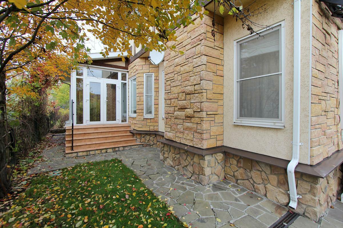 2-этажный коттедж 300 м² с отделкой