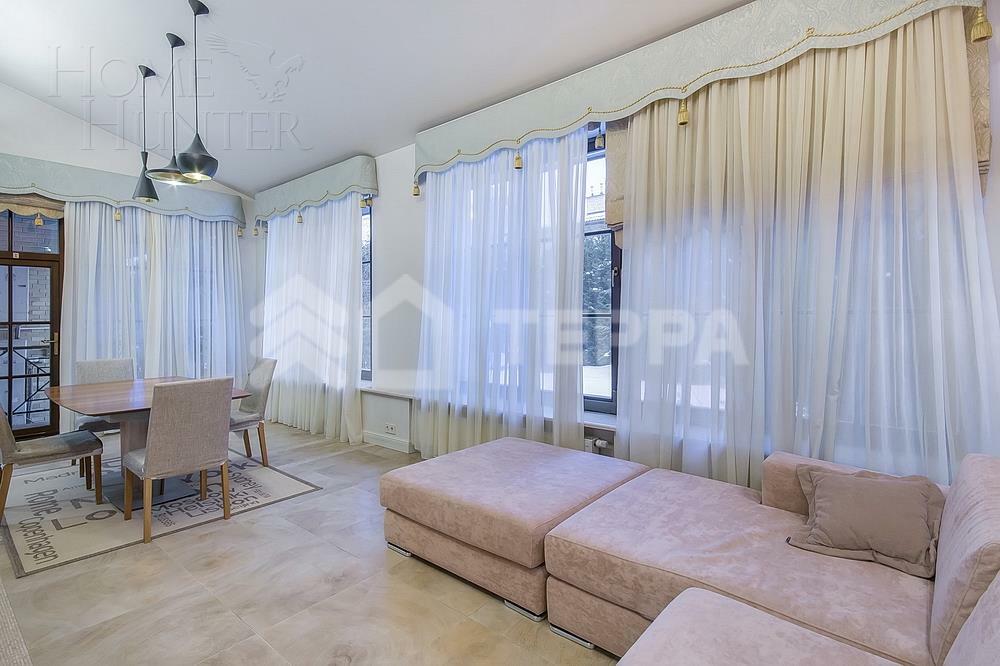 3-этажный таунхаус 450 м² с отделкой