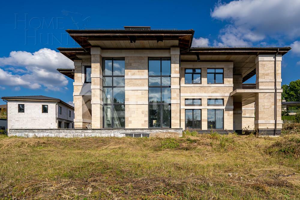 2-этажный коттедж 900 м² без отделки