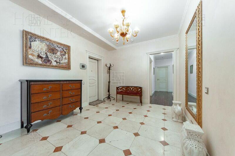 6-КОМН. КВАРТИРА С ОТДЕЛКОЙ 300.3 М² НА 4 ЭТАЖЕ