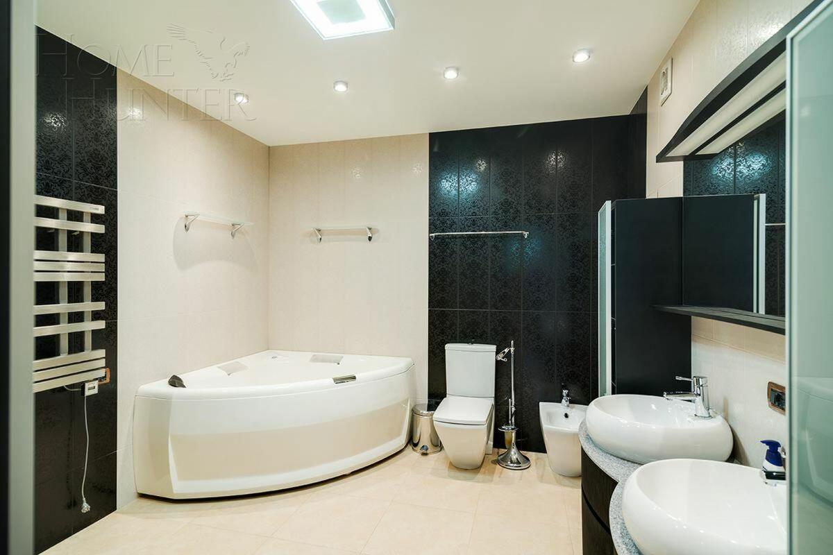 3-этажный таунхаус 350 м² с отделкой