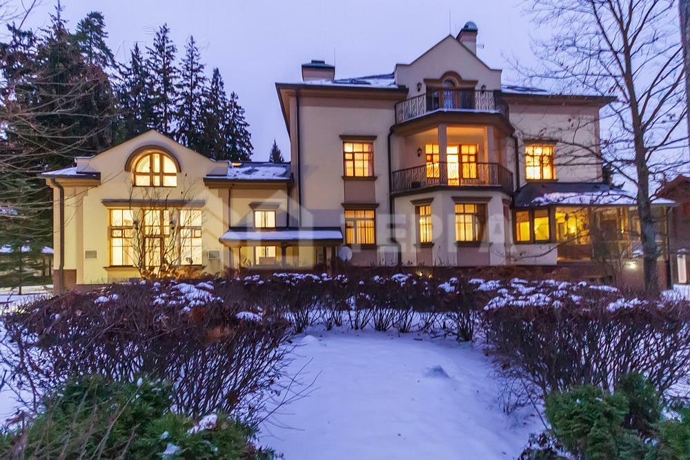 2-этажный коттедж 1 159 м² с отделкой