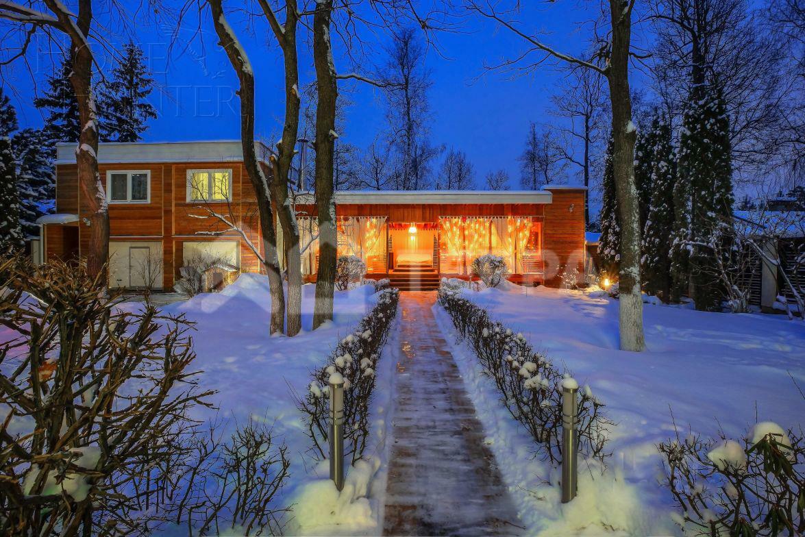 3-этажный коттедж 500 м² с отделкой