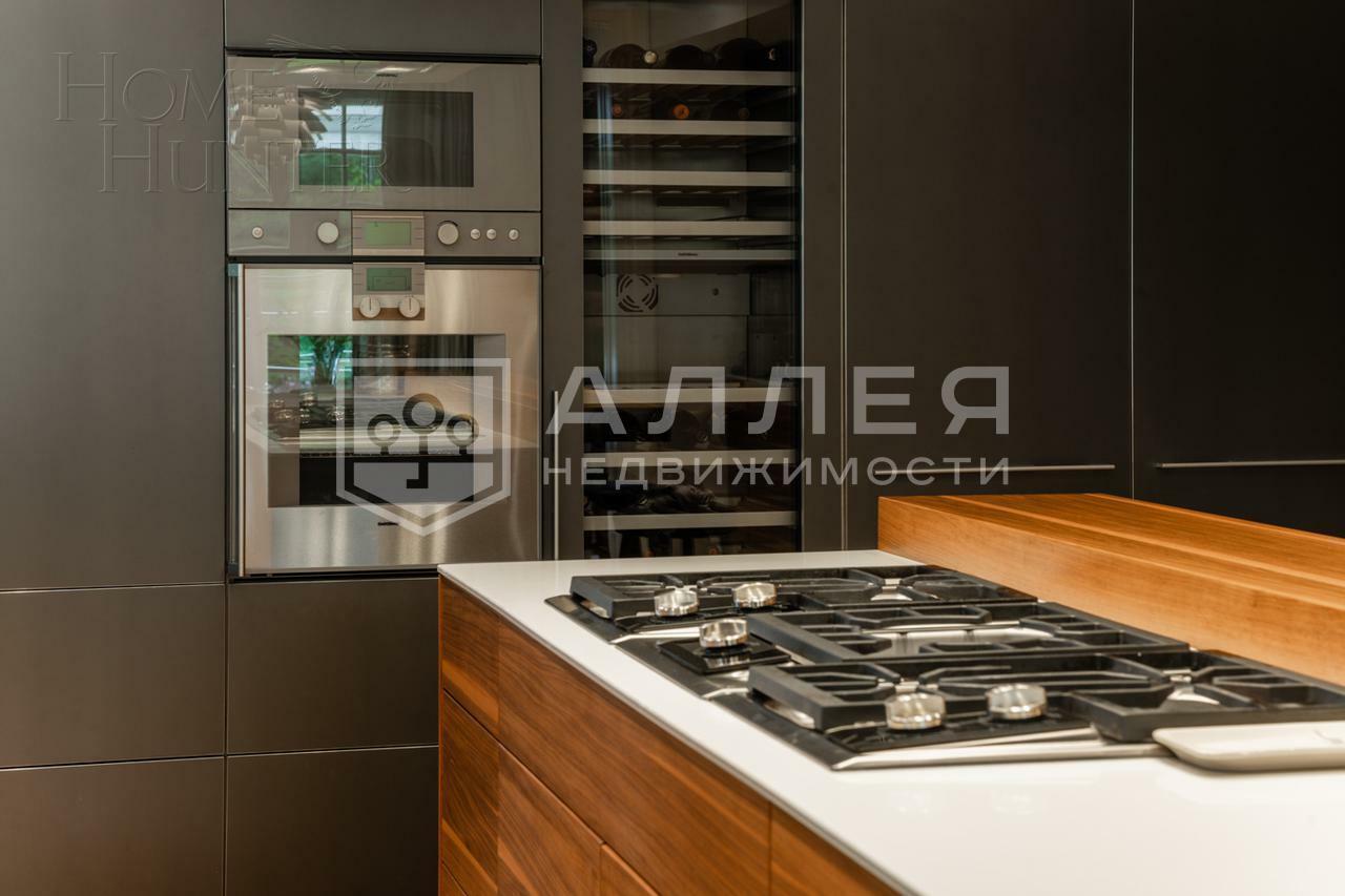 2-этажный коттедж 1 000 м² с отделкой