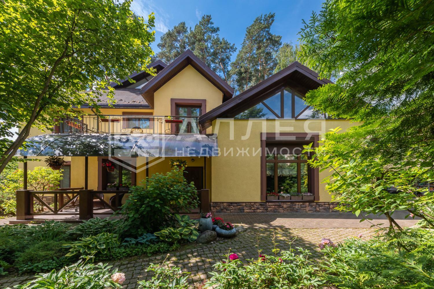 3-этажный коттедж 541 м² с отделкой