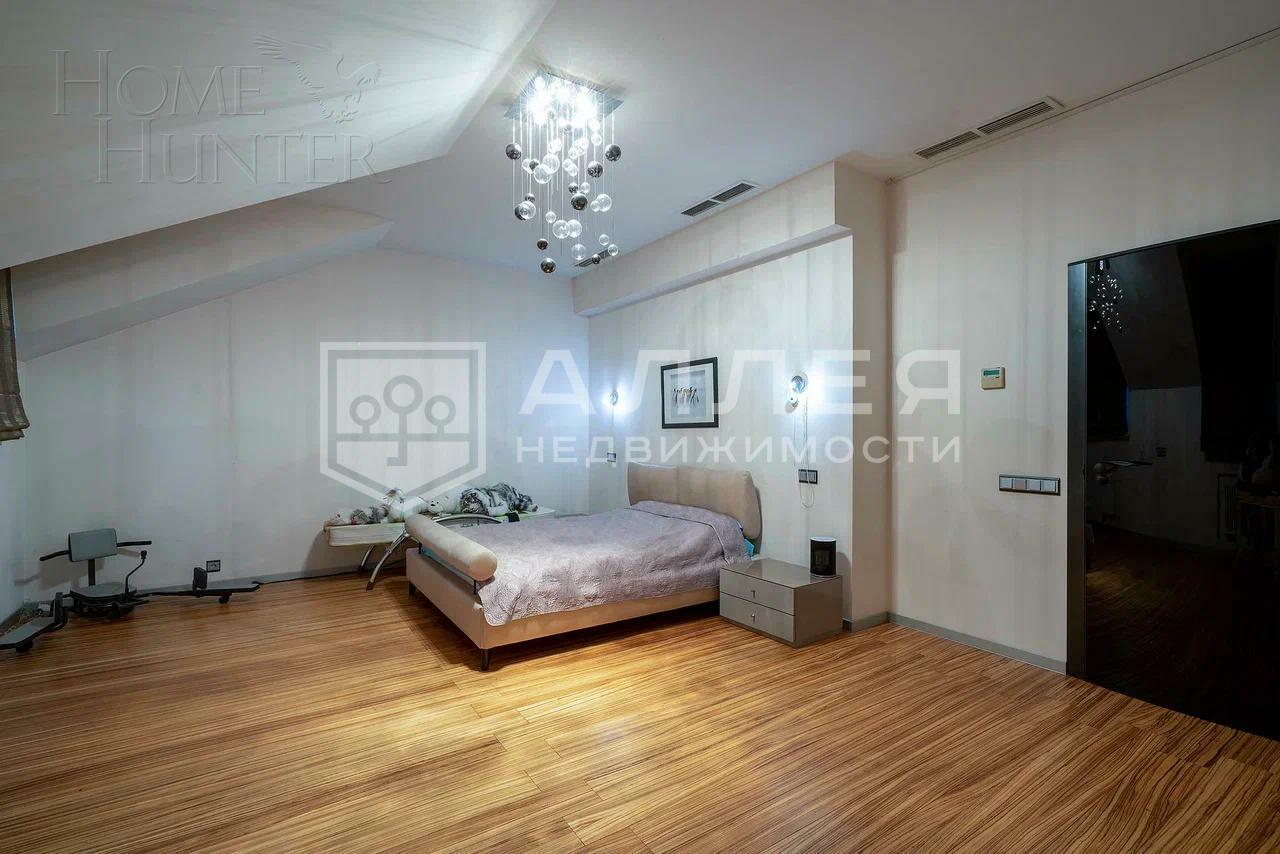 3-этажный таунхаус 350 м² с отделкой