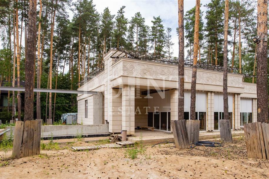 2-этажный коттедж 3 748 м² без отделки