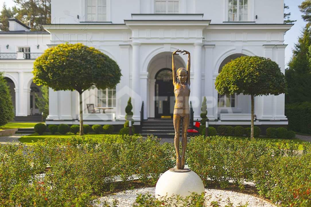 2-этажный коттедж 2 000 м² с отделкой