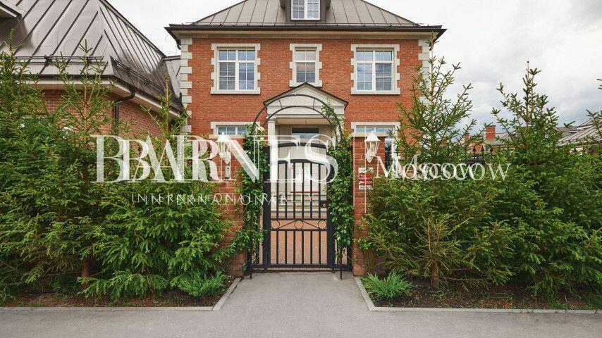 2-этажный коттедж 550 м² с отделкой