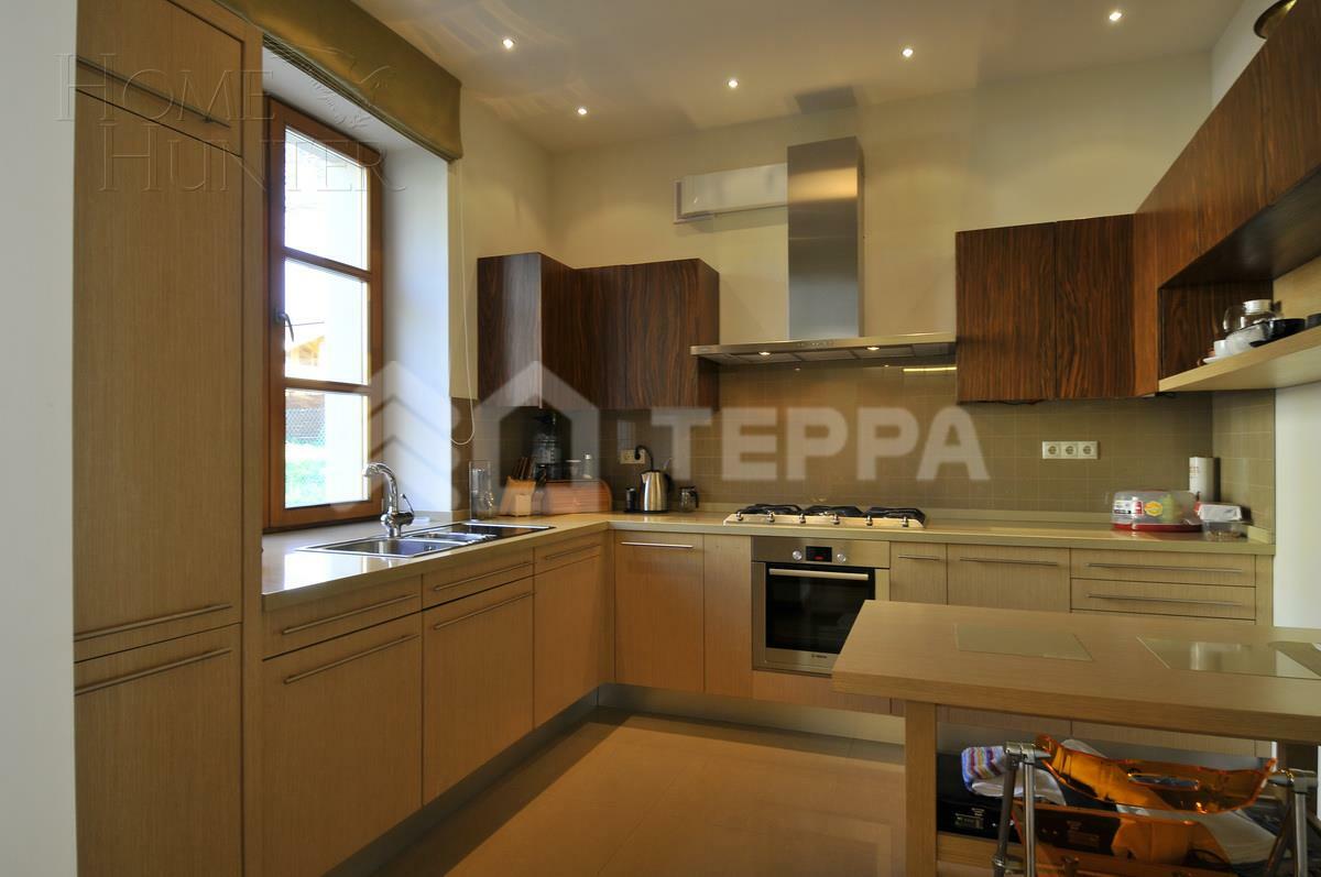 3-этажный коттедж 700 м² с отделкой