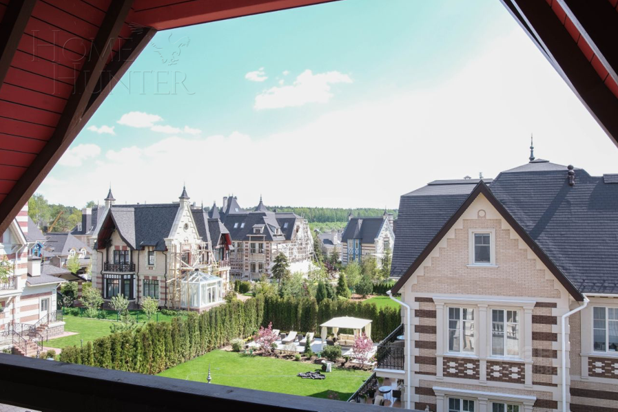 3-этажный таунхаус 327 м² с отделкой