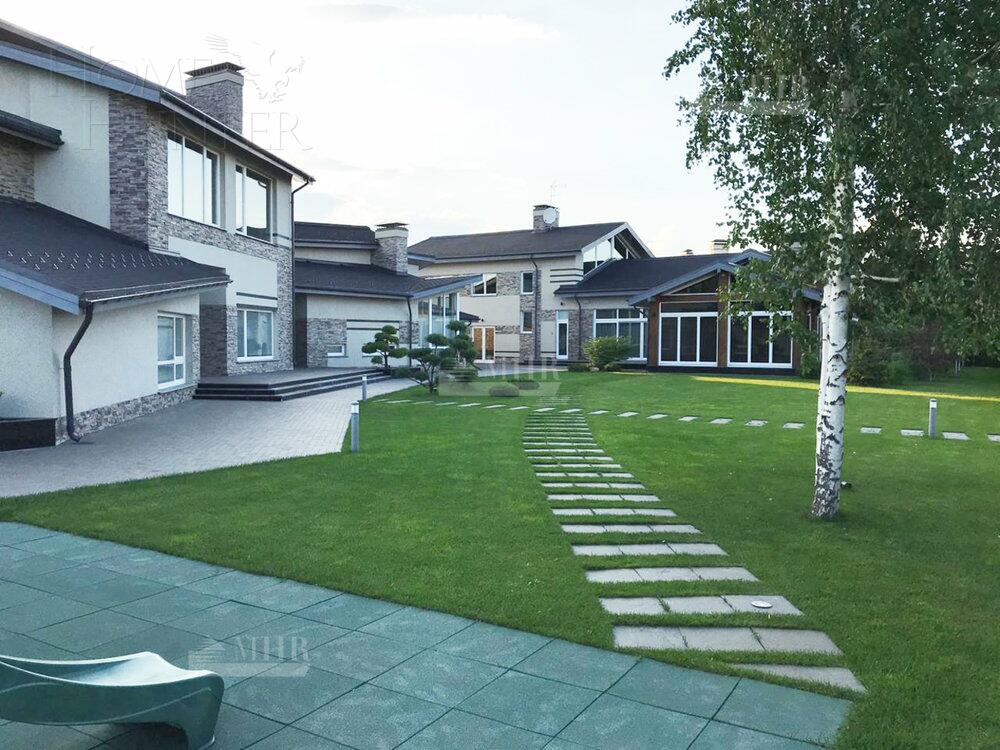 2-этажный коттедж 1 700 м² без отделки