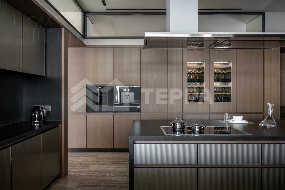 2-этажный коттедж 2 325 м² с отделкой