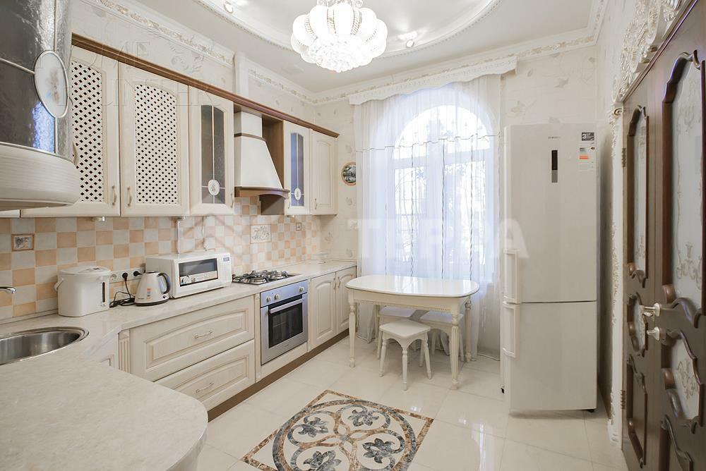 3-этажный коттедж 600 м² с отделкой