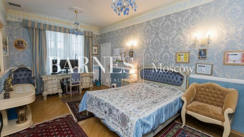 2-этажный коттедж 800 м² с отделкой