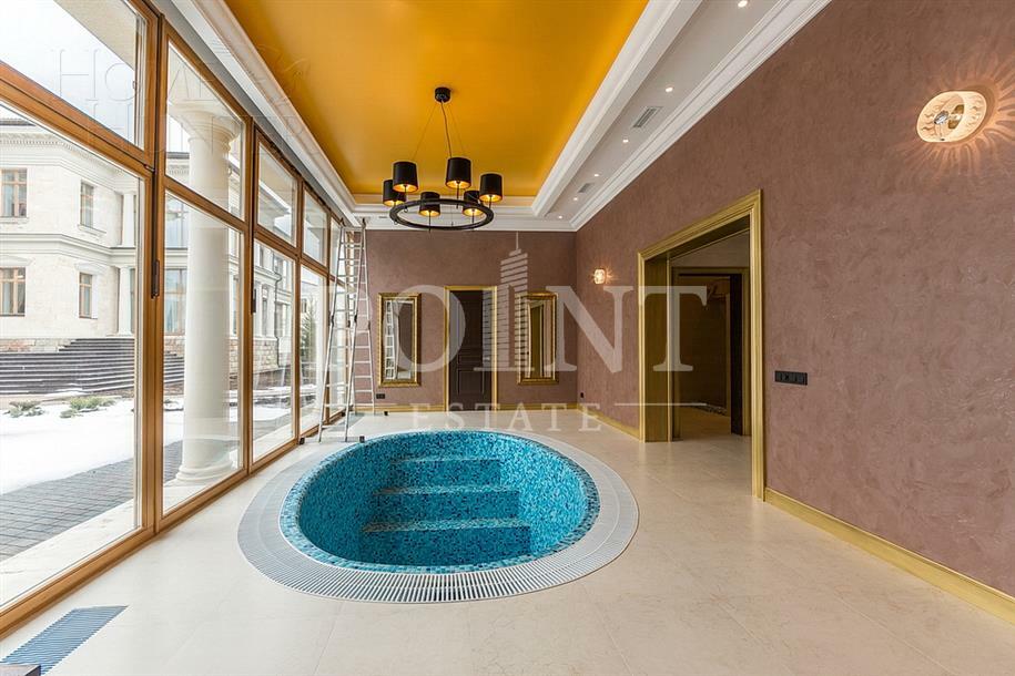 2-этажный коттедж 1 250 м² с отделкой