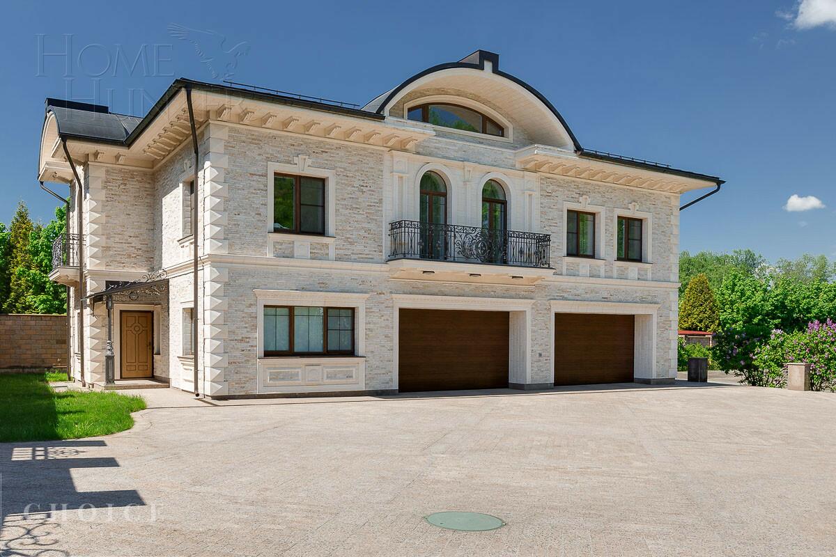 3-этажный коттедж 2 350 м² без отделки