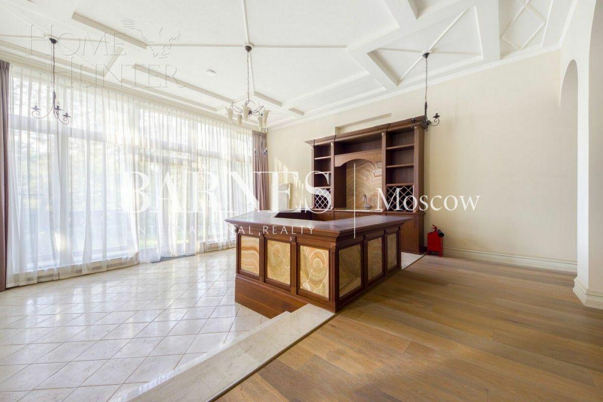 3-этажный коттедж 1 000 м² с отделкой