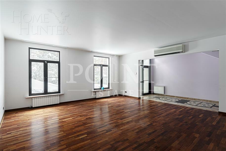 3-этажный таунхаус 350 м² с отделкой