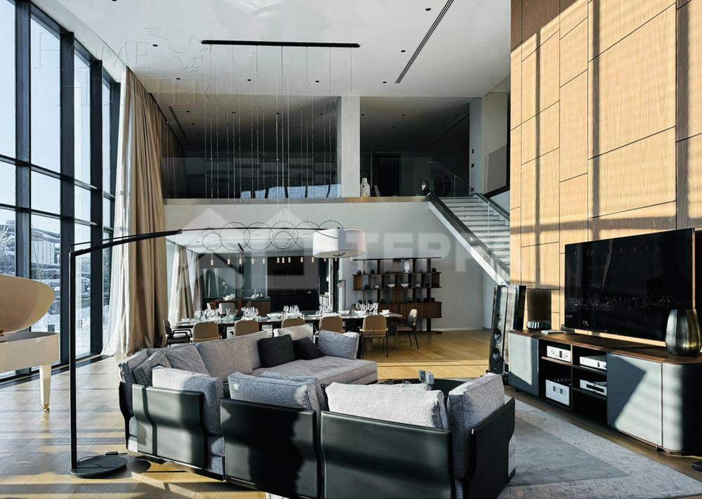 3-этажный коттедж 2 600 м² с отделкой