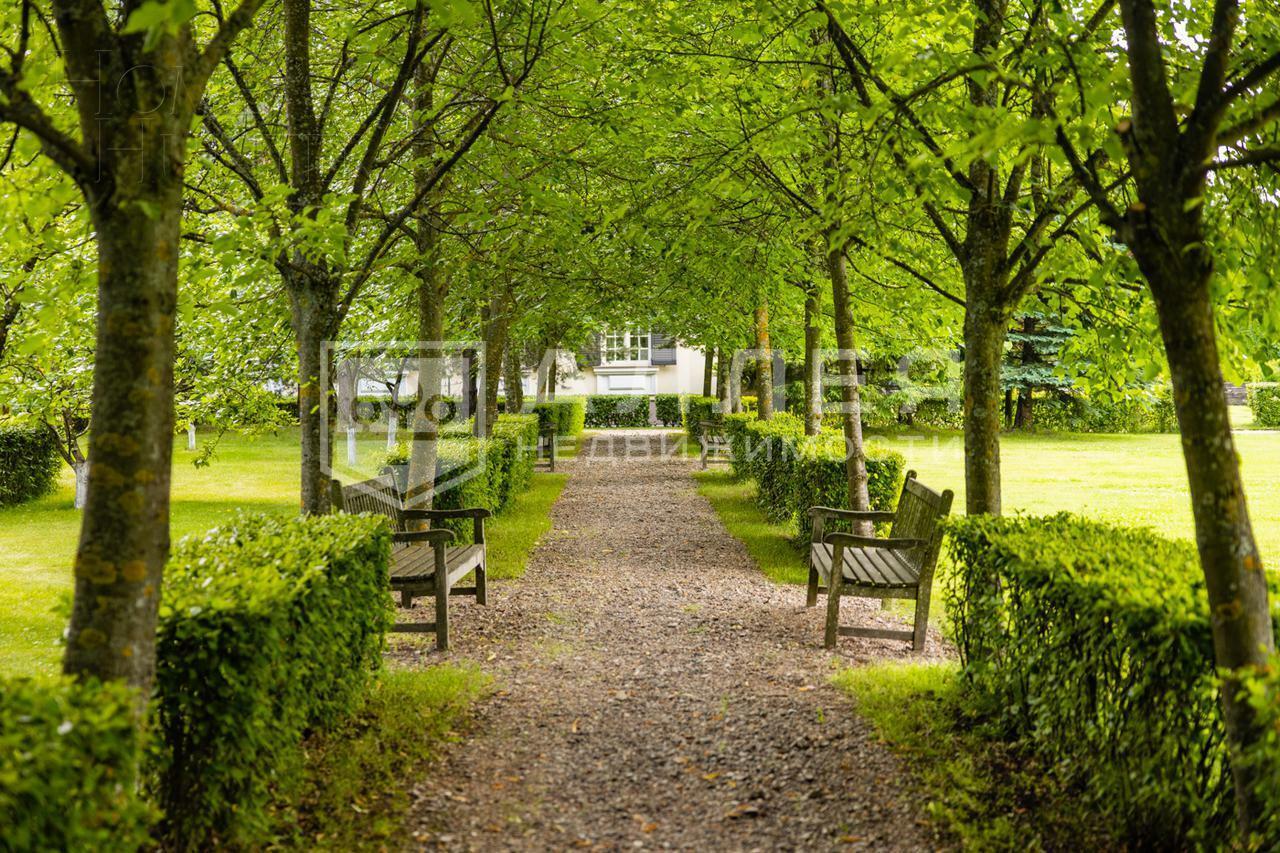 2-этажный коттедж 1 000 м² с отделкой