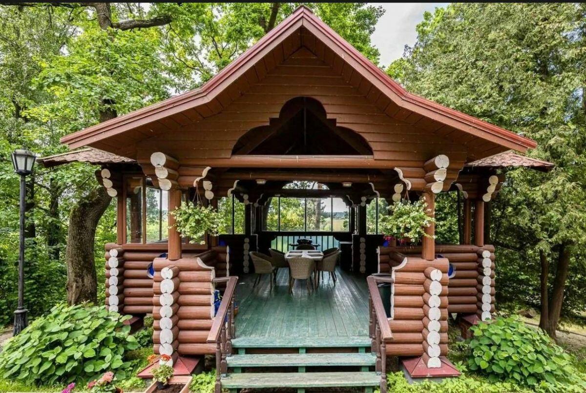 3-этажный коттедж 1 600 м² с отделкой