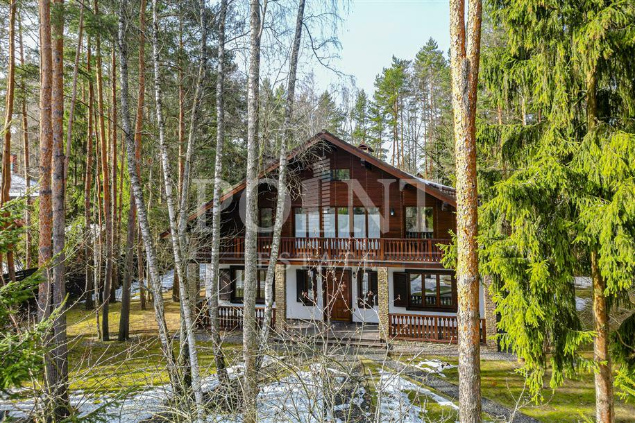 2-этажный коттедж 640 м² без отделки