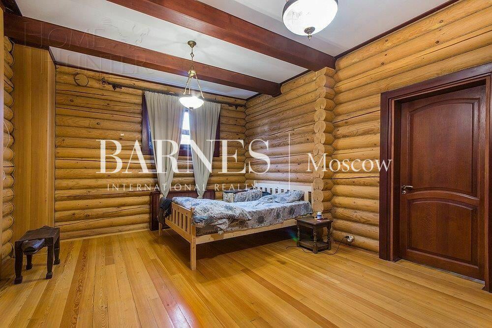 3-этажный коттедж 700 м² с отделкой