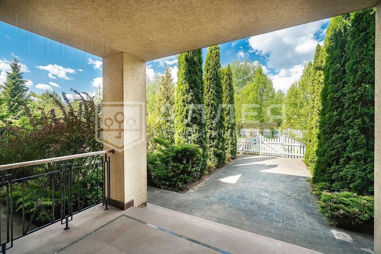 2-этажный коттедж 750 м² с отделкой