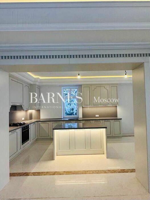 2-этажный коттедж 400 м² с отделкой