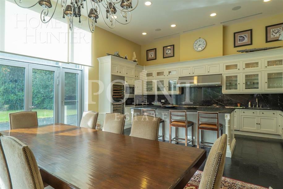 1-этажный коттедж 650 м² с отделкой