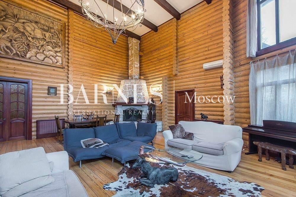 3-этажный коттедж 700 м² с отделкой