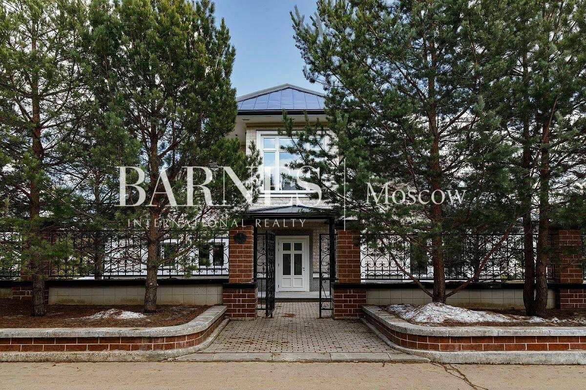 2-этажный коттедж 796 м² с отделкой