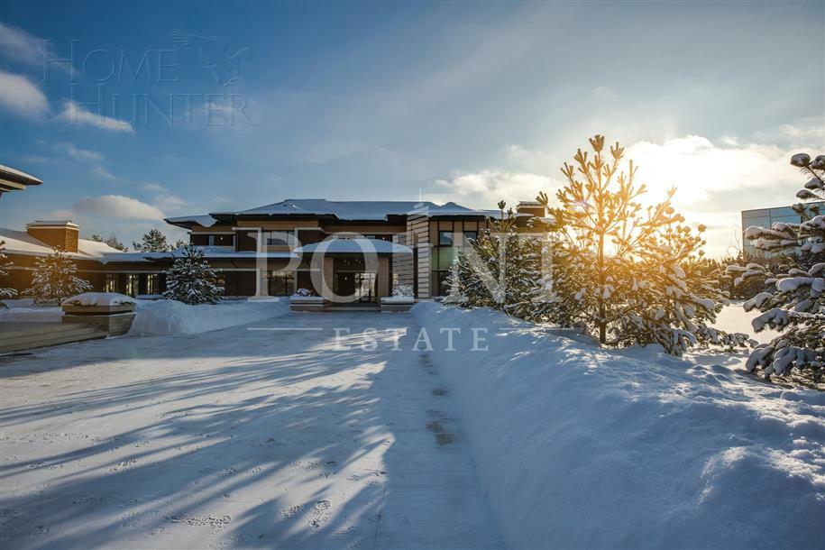 2-этажный коттедж 1 900 м² без отделки