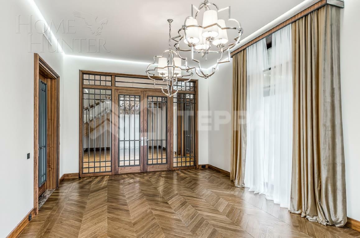 2-этажный коттедж 989.7 м² с отделкой