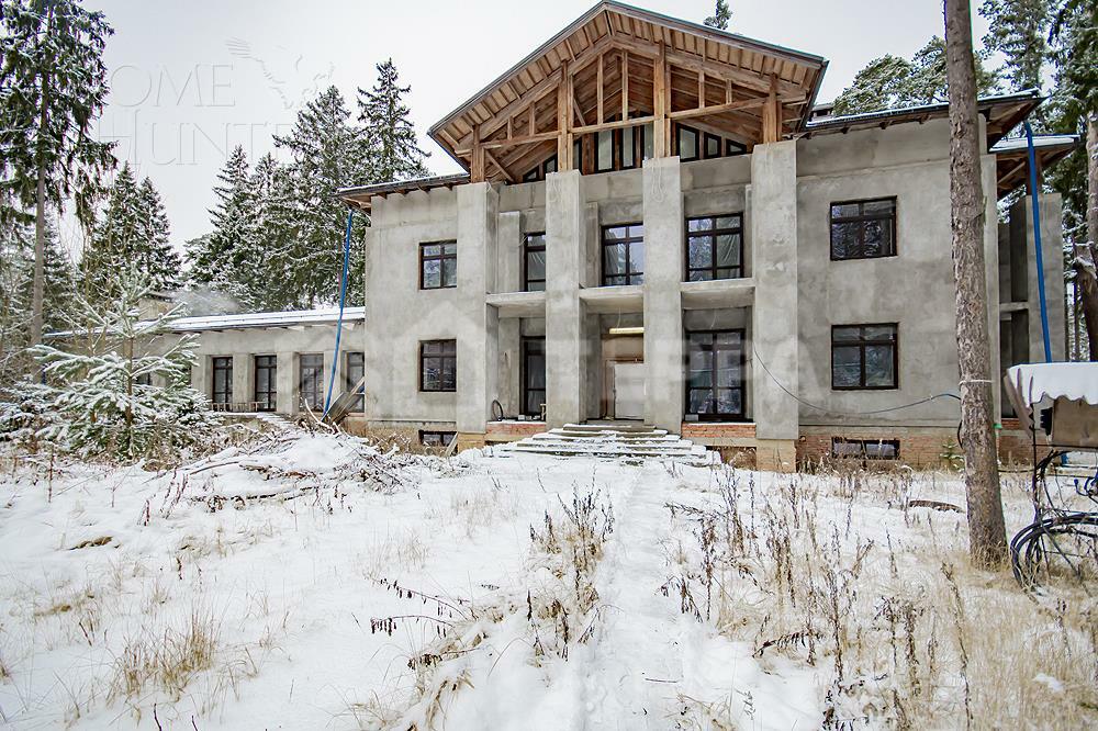 2-этажный коттедж 1 350 м² без отделки