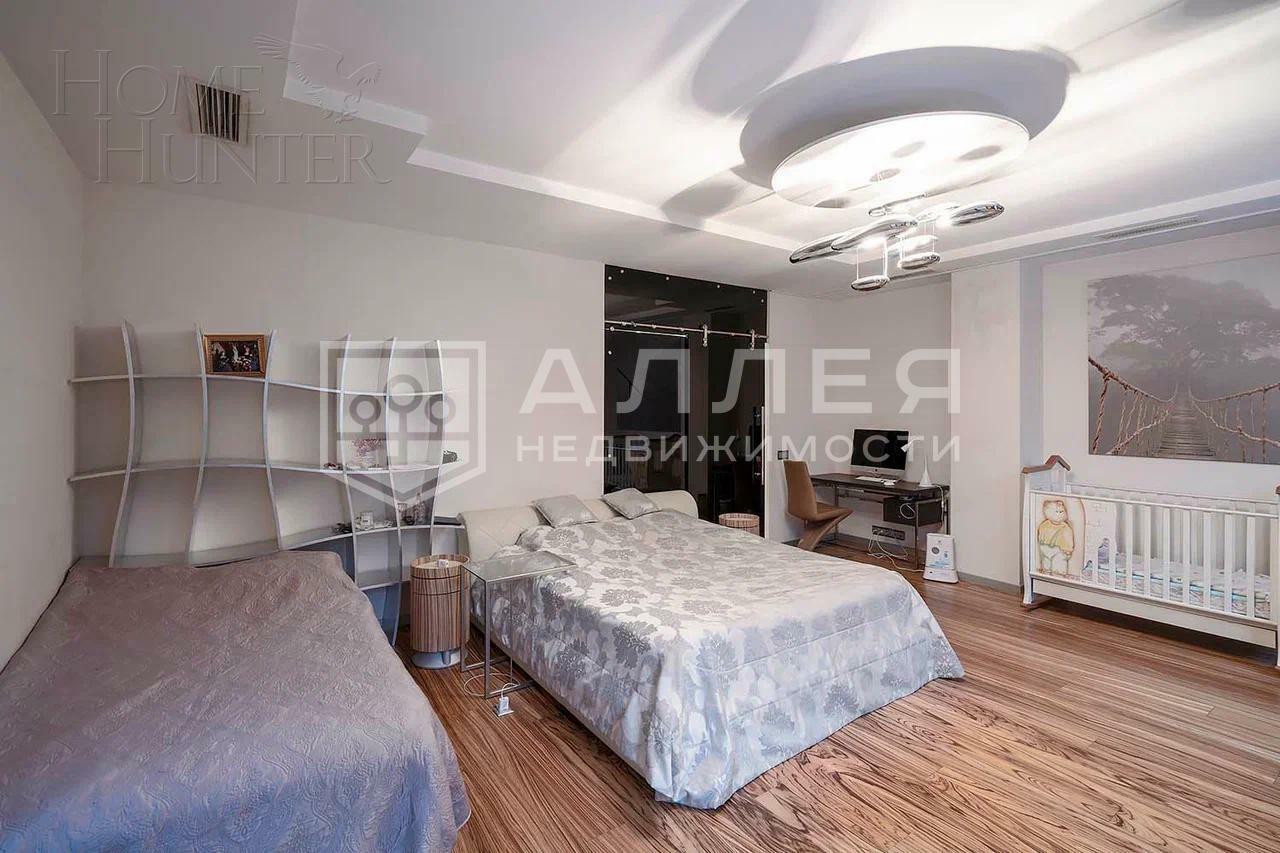 3-этажный таунхаус 350 м² с отделкой