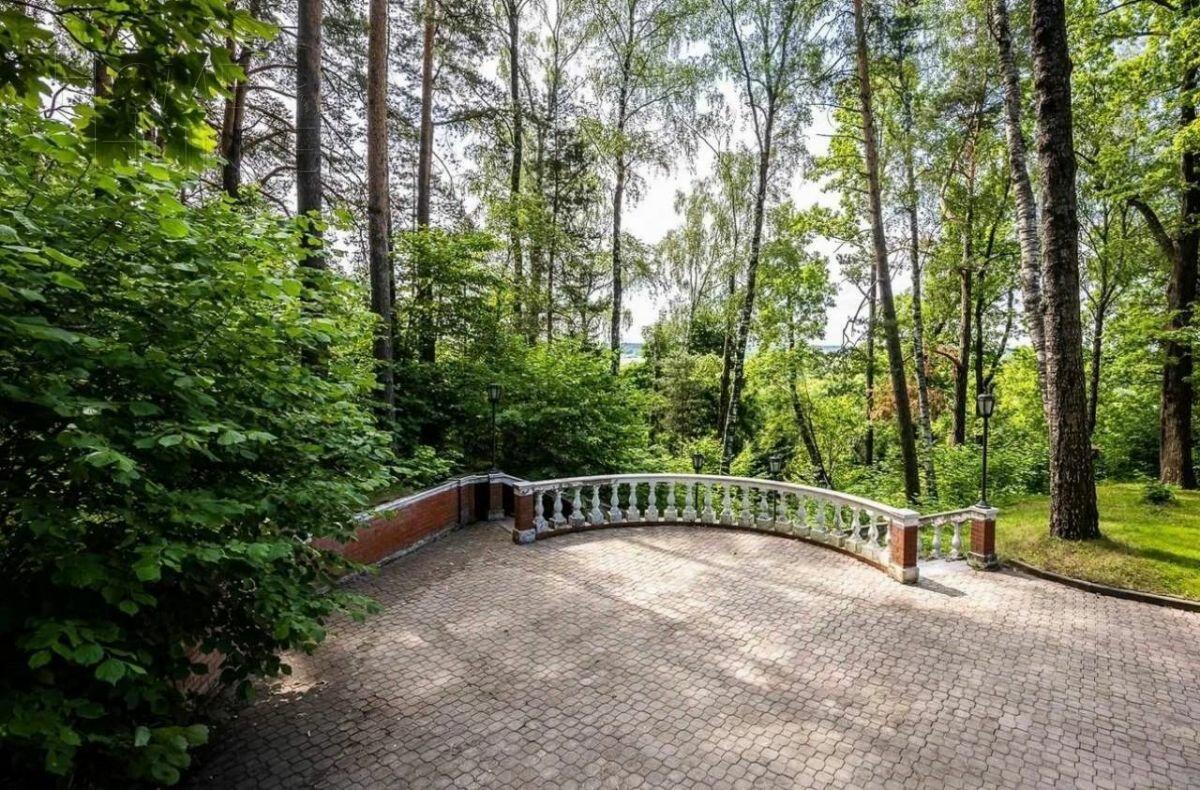 3-этажный коттедж 1 600 м² с отделкой