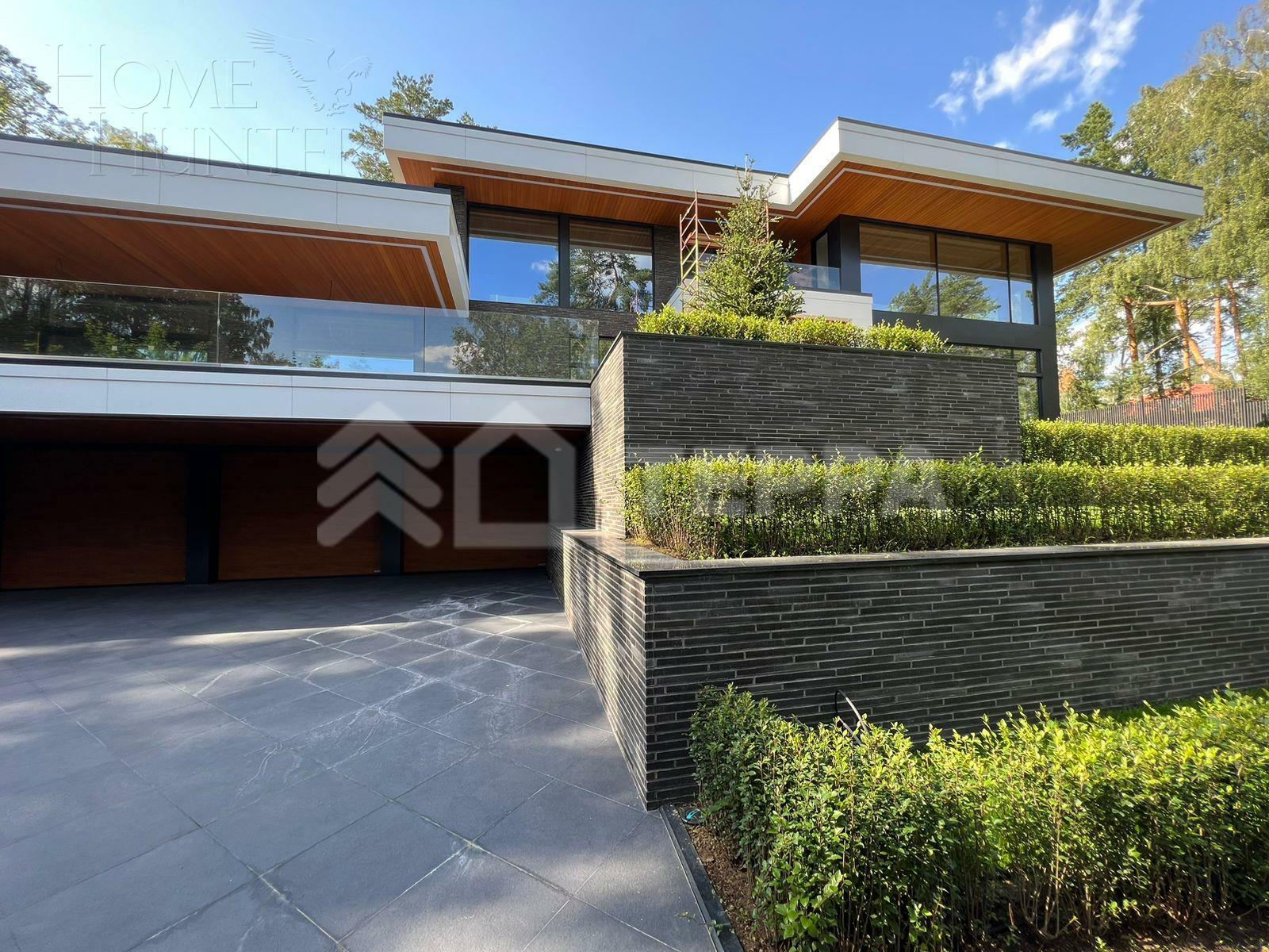 2-этажный коттедж 1 200 м² без отделки