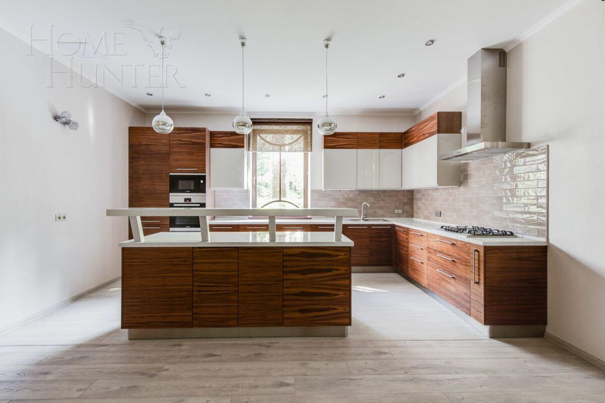 2-этажный коттедж 607 м² с отделкой