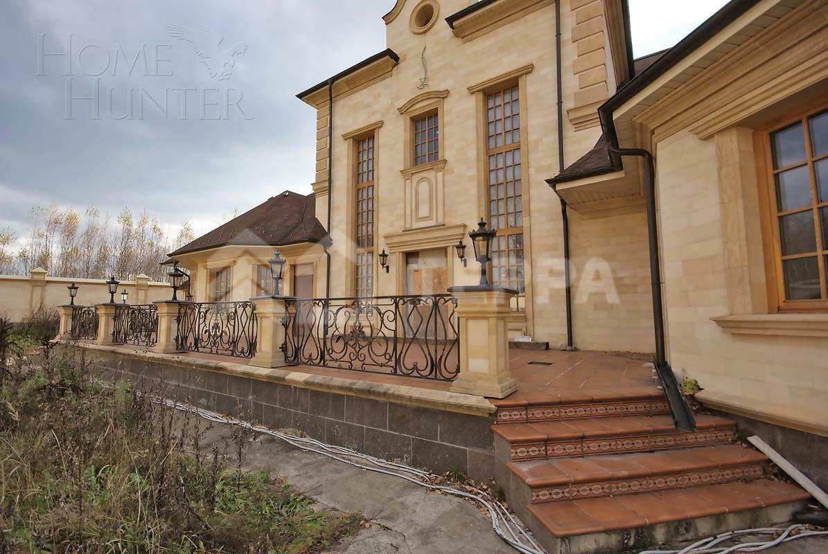 3-этажный коттедж 1 538 м² без отделки