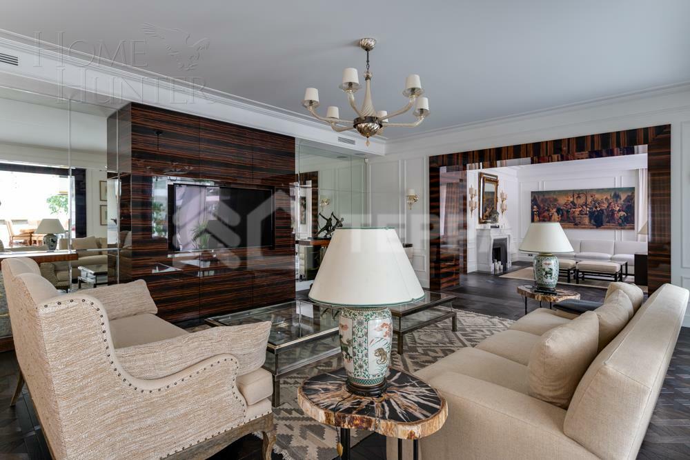 2-этажный коттедж 1 100 м² с отделкой