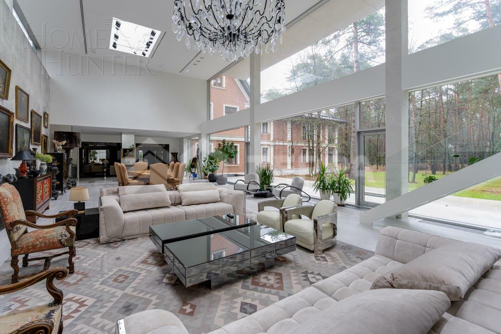 2-этажный коттедж 1 100 м² с отделкой