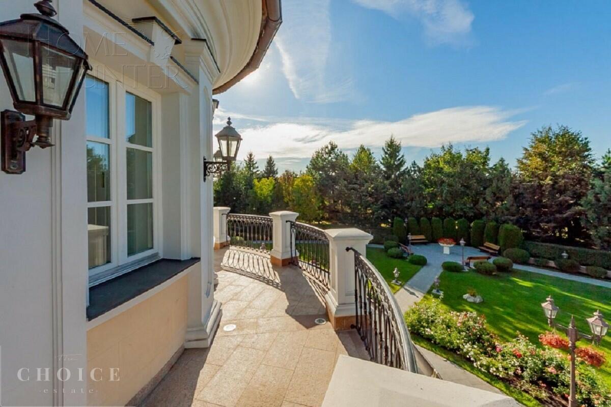 2-этажный коттедж 2 000 м² с отделкой